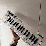 Arturia KeyStep MIDI controller keyboard 1