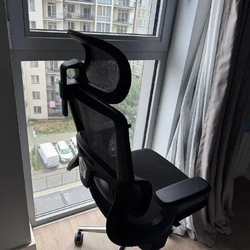 Офисное компьютерное кресло
