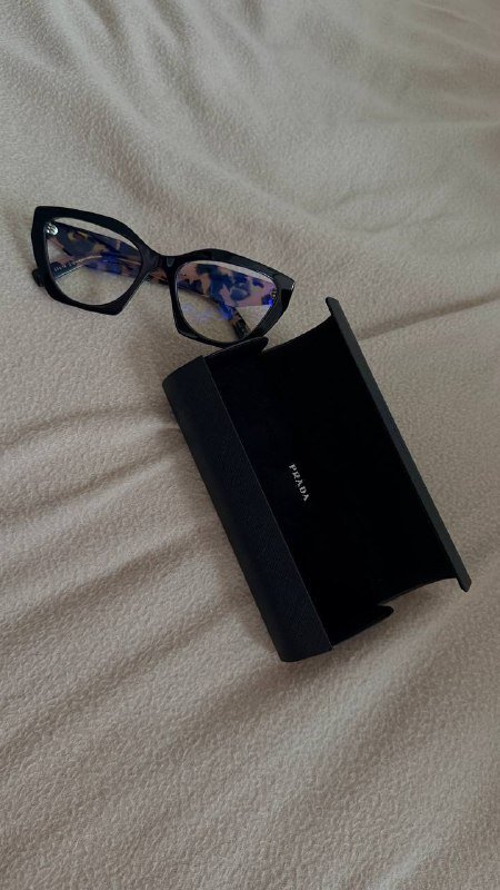 Очки Prada с линзой для защиты от компьютера