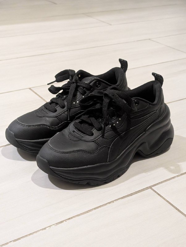 Женские кроссовки 40 размер