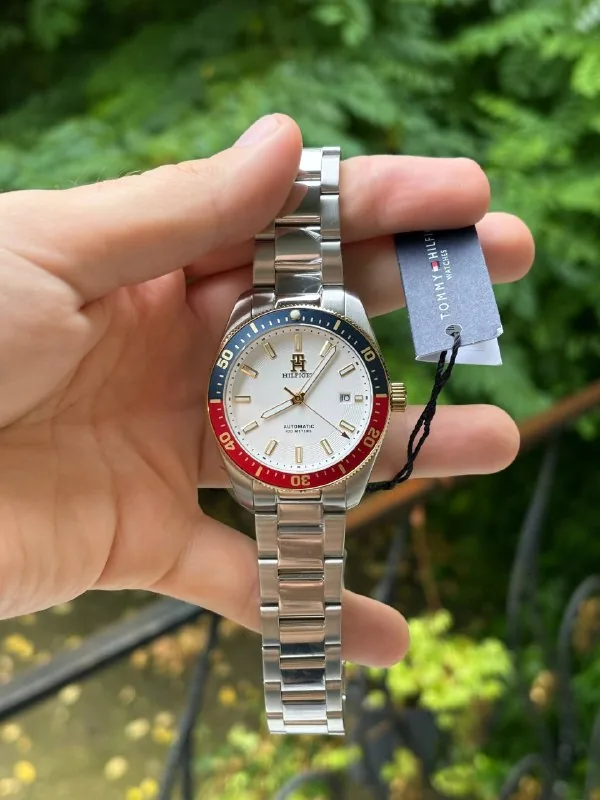 Tommy Hilfiger часы 1