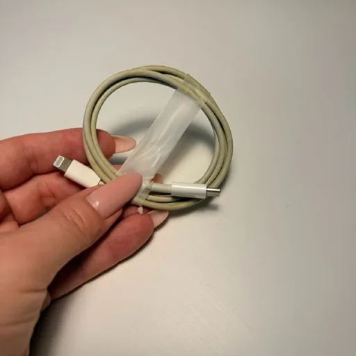 Кабели USB-C, наушники, зарядка, чехол iPhone, переходники