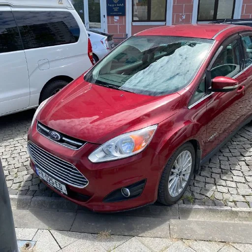 Ford C-Max hybrid в аренду