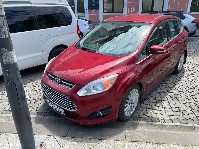 Ford C-Max hybrid в аренду 1