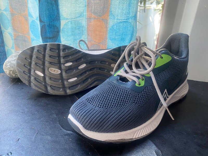 Кроссовки новые 42 размер 2