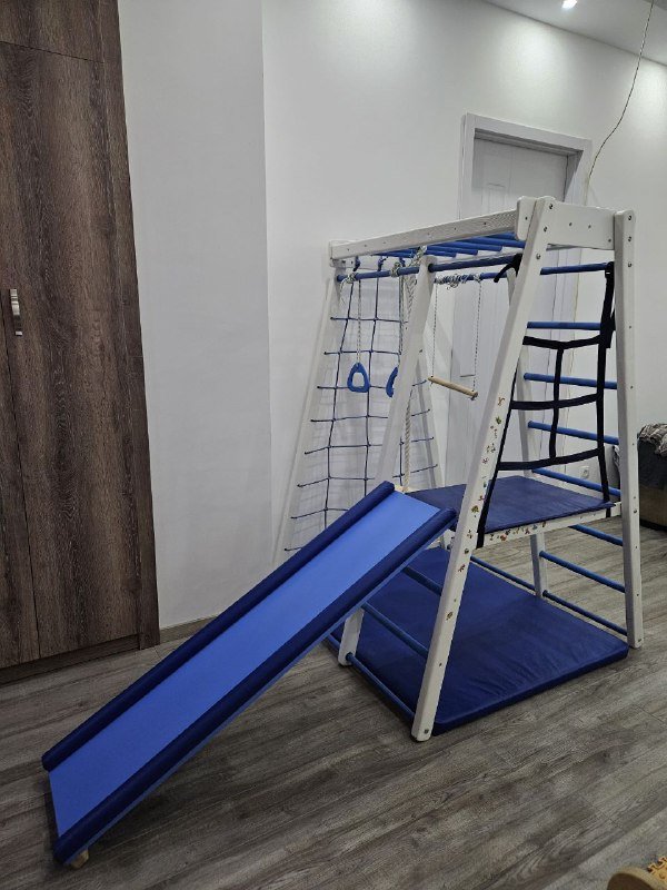 Деревянный спорткомплекс с горкой и качелями 3