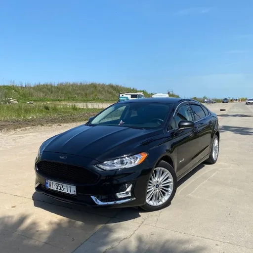 Ford Fusion 2019 SE 2.0 гибрид