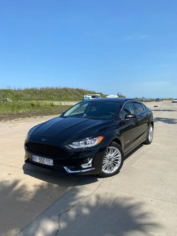Ford Fusion 2019 SE 2.0 гибрид