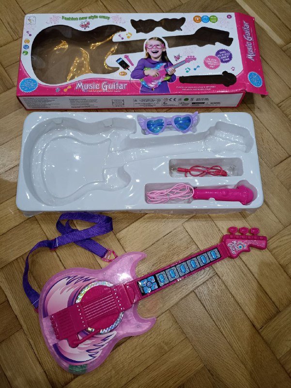 Детская музыкальная гитара с микрофоном и аксессуарами
