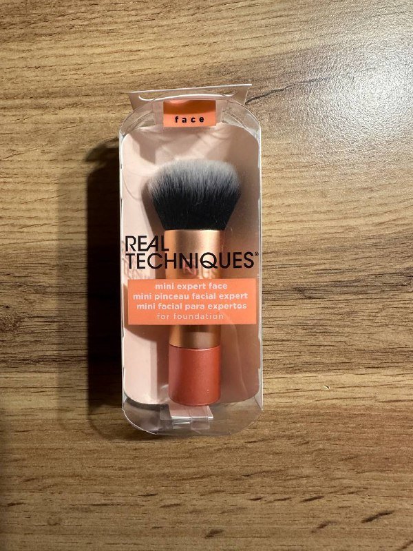 кисть для макияжа