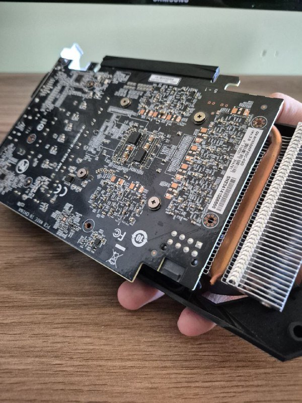 Видеокарта GIGABYTE GeForce GTX 1650 SUPER 4Gb 3