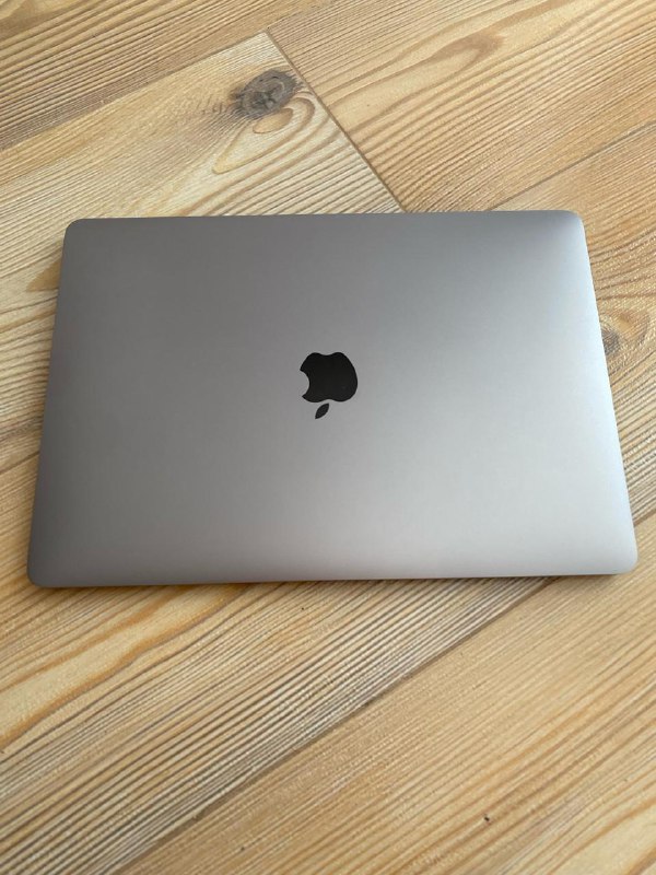 MacBook Air M1, 8GB RAM, Space Grey