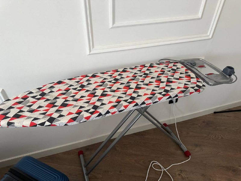 Кресло, Отпариватель, Увлажнитель, Мультиварка, Соковыжималка, Утюг, Лампа, Гладильная доска, Вентилятор, Телевизор 5