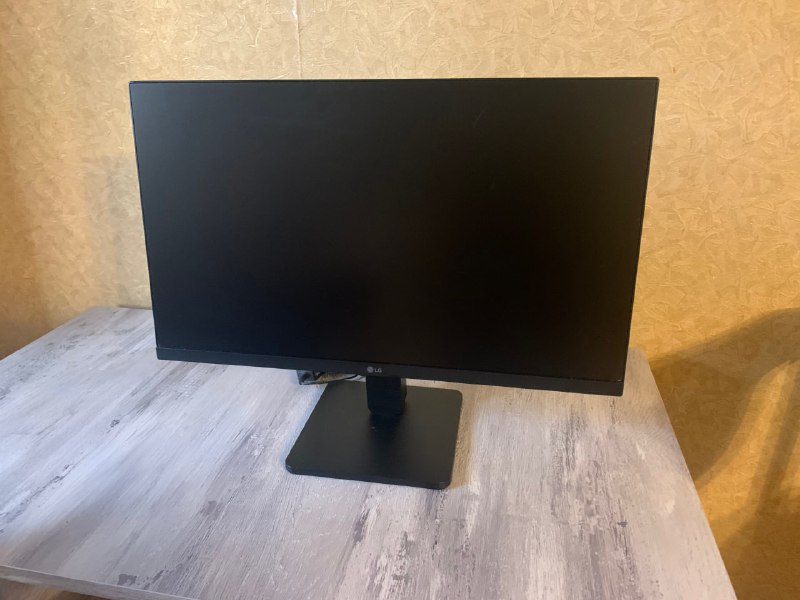 Монитор LG 24 дюйма