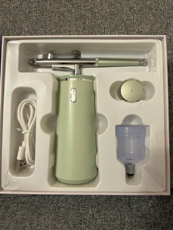 Аэрограф, кольца для выпекания, шпатель, коробки для тортов, столик, перчатки, блокнот