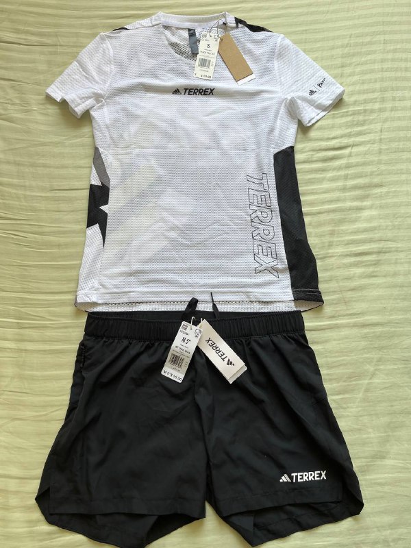 Беговой комплект Adidas Terrex шорты, футболка