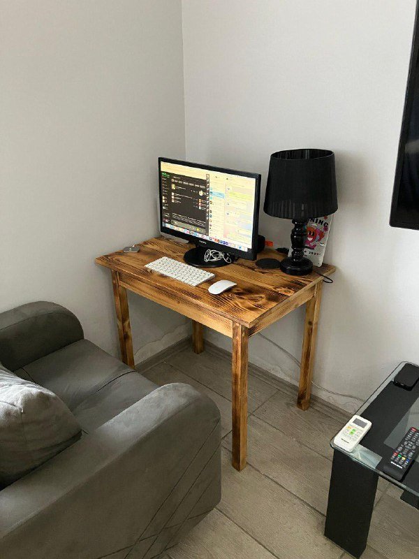 Деревянный письменный стол с функцией подъёма