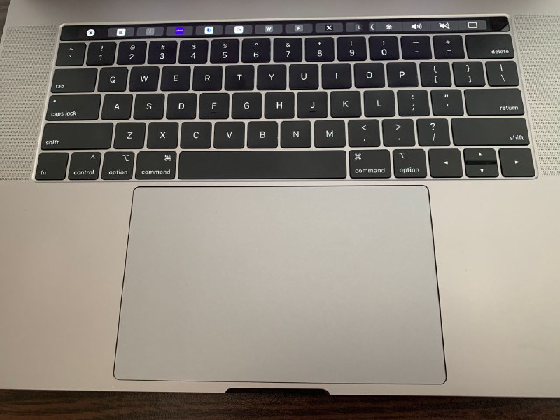 MacBook Pro 2019 16 inch Core i9 1TB SSD 16GB RAM