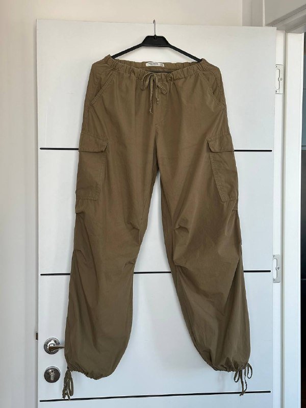 Брюки парашюты Pull&Bear