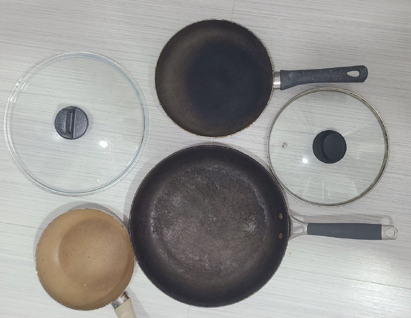 3 сковородки, 2 крышки
