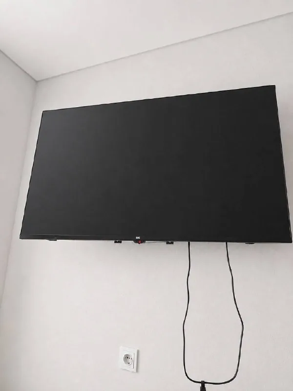 Телевизор Smart TV 43" Full HD
