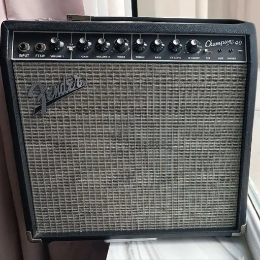 Fender Champion 40 гитарный комбоусилитель
