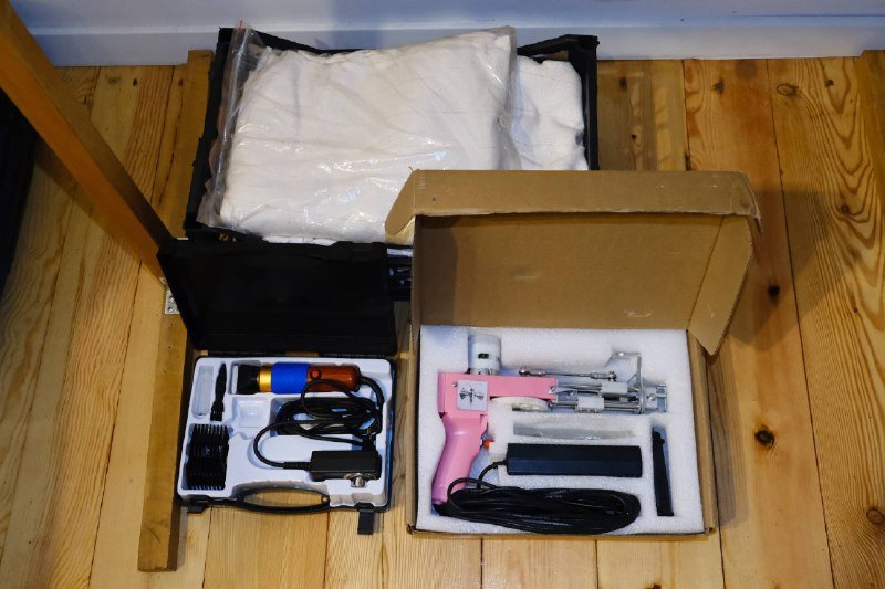 набор для тафтинга с пистолетом, машинкой, тканью и станиной 3