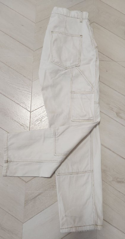 Белые брюки прямого кроя Pull Bear, размер 40