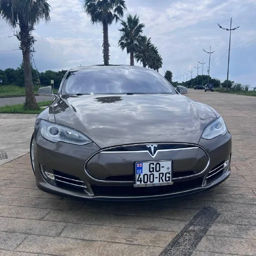 Tesla Model S 85D