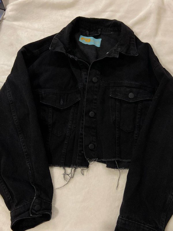 чёрная кожанная куртка, очки, шарф, зимняя куртка, джинсовая накидка, сумка, рюкзак 5