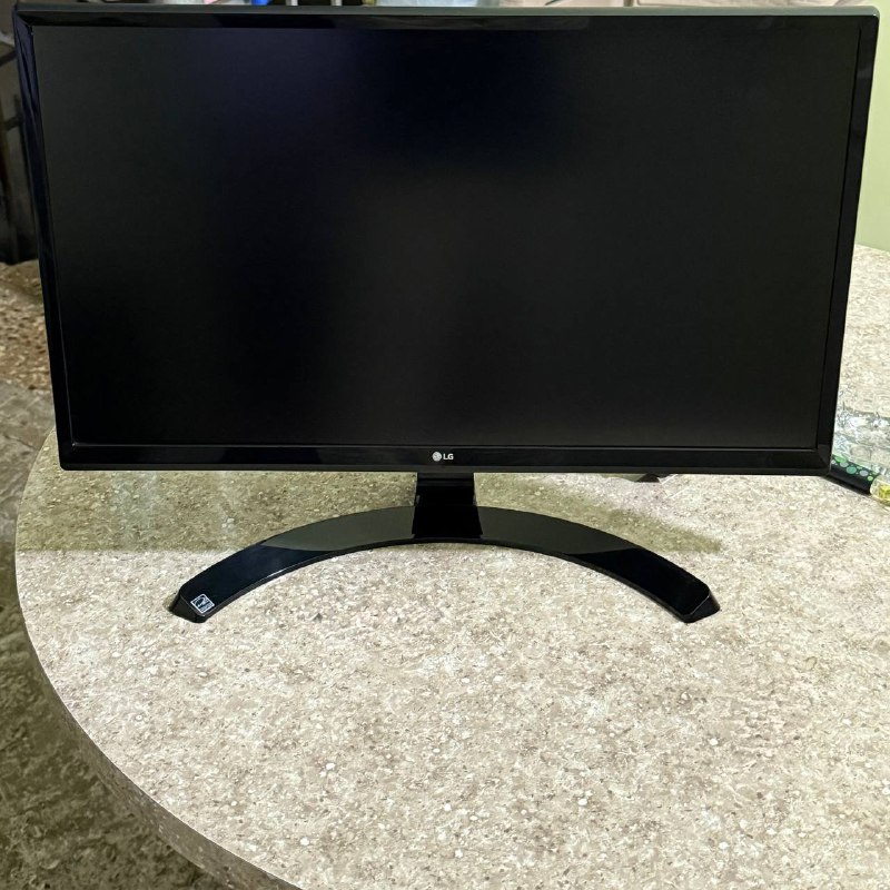 Монитор LG 24UD58-B, клавиатура Keychron K6, наушники