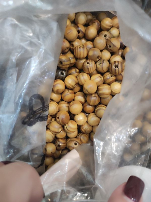 Коробка деревянных бусин разного диаметра