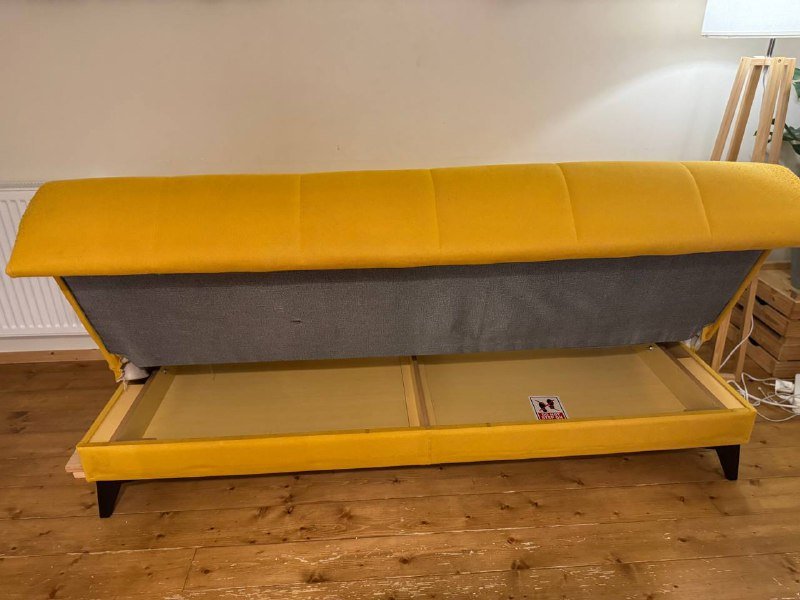 Диван желтый 7