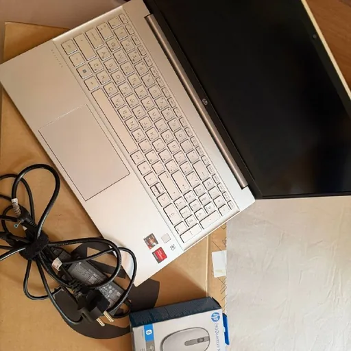 HP Pavilion 15, HP 240 Bluetooth Mouse