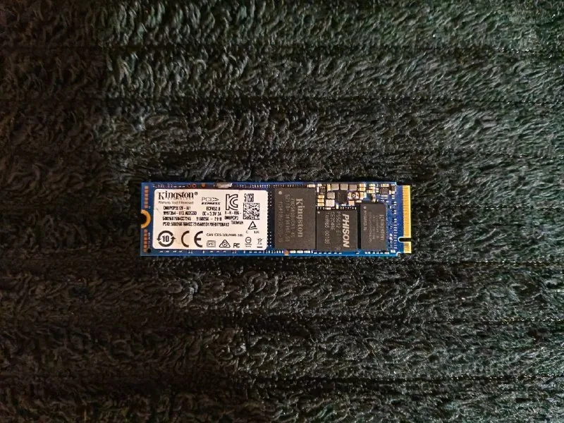 NVMe SSD Kingston 512 ГБ 1