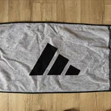 Adidas-ის სავარჯიშო პირსახოცი 3