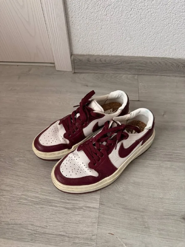 Женские кроссовки Nike 1