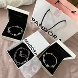 Сандалии, тапочки, кроссовки, футболки, браслеты, очки, сумка 5