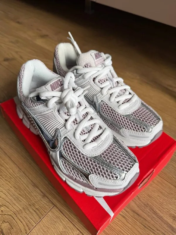 Nike Zoom Vomero 5 кроссовки 1