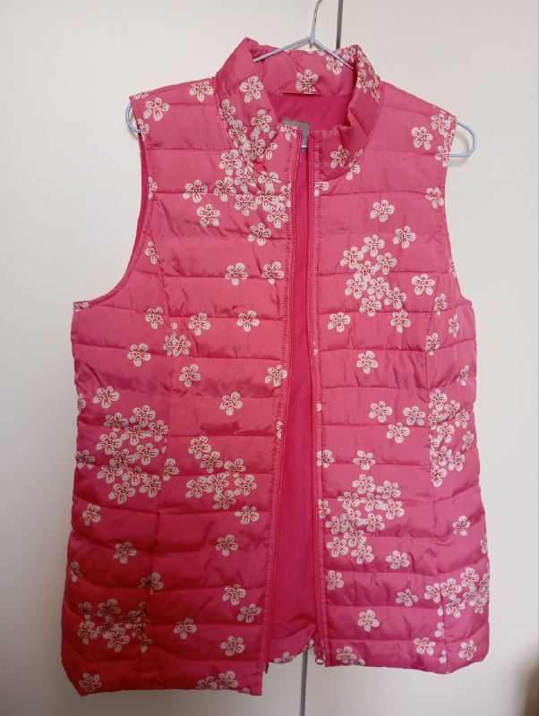 New Balance sneakers, Jack Wolfskin sandals, vest 4