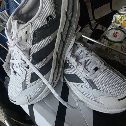 Кроссовки Adidas