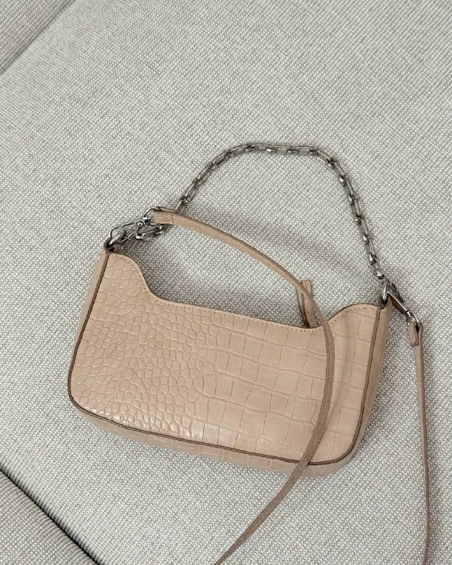 Сумка Mango, пуховик H&M, поло Blue Harbour, шапка H&M, джинсы Calvin Klein 2