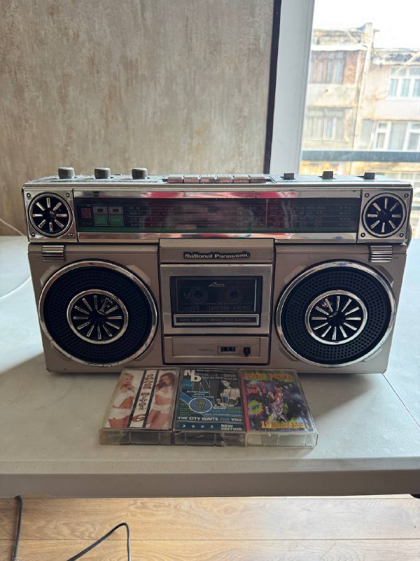 Магнитофон National Panasonic RX-5010 T с кассетами 1