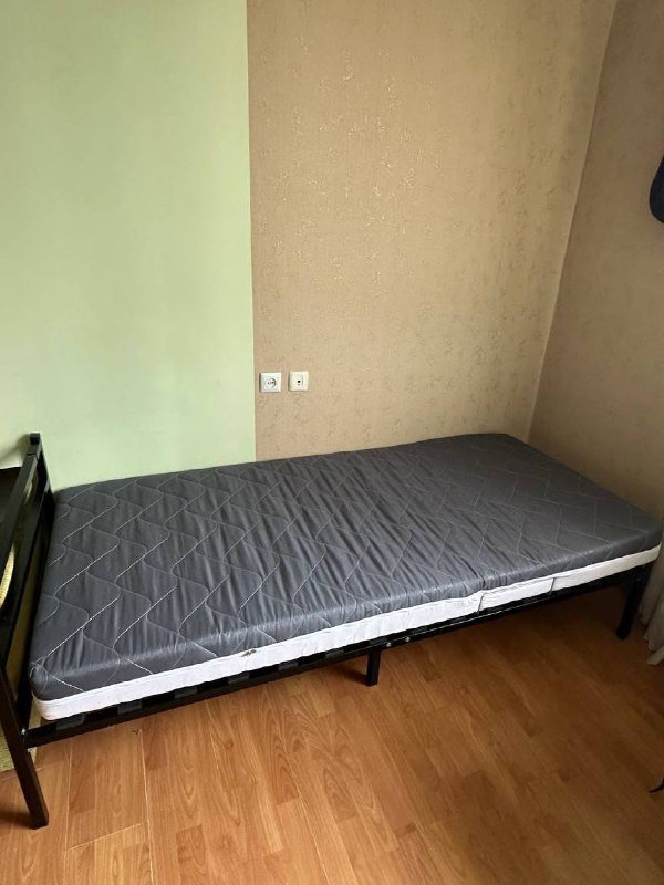 Односпальная кровать с матрасом 2