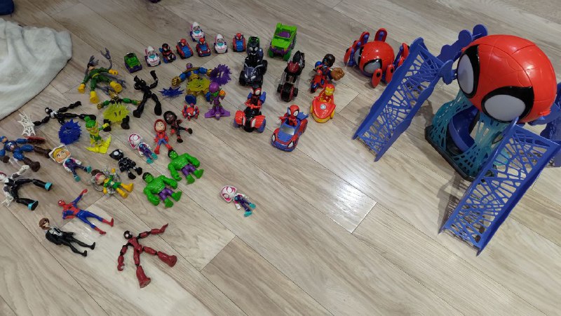Коллекция игрушек Hasbro Марвел с открытыми масками 5