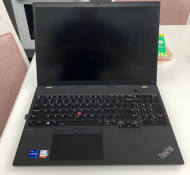 Lenovo ThinkPad T16 Gen 1 laptop 1