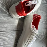 Nike Air Jordan, Armani Exchange, Givenchy 8