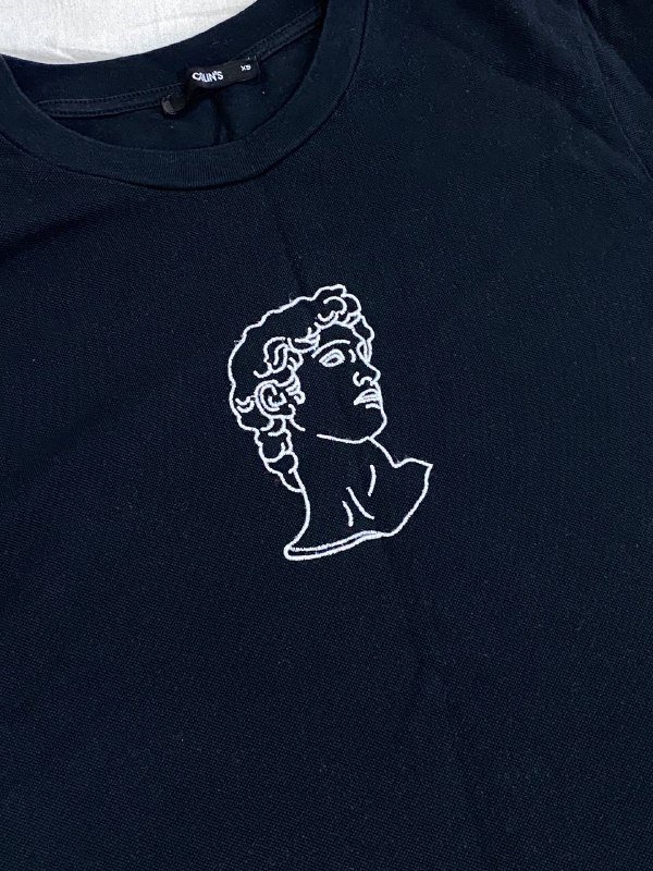 Футболка черная Colin's