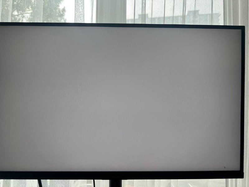 клавиатура HyperX Alloy Elite 2, наушники JBL Tune 510BT, мониторы Samsung, Philips, AOC 4