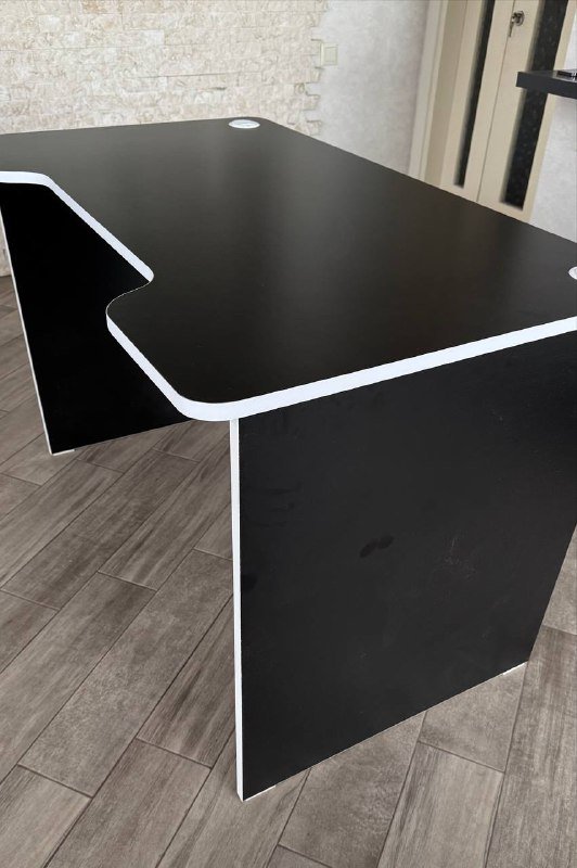 Компьютерный стол 4